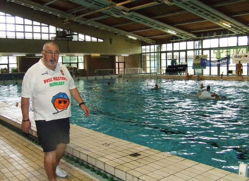 Legendánkról uszodát neveznek el