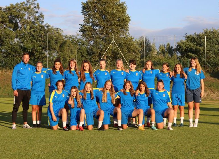 Megtartanák dobogós pozíciójukat U16-os női labdarúgóink