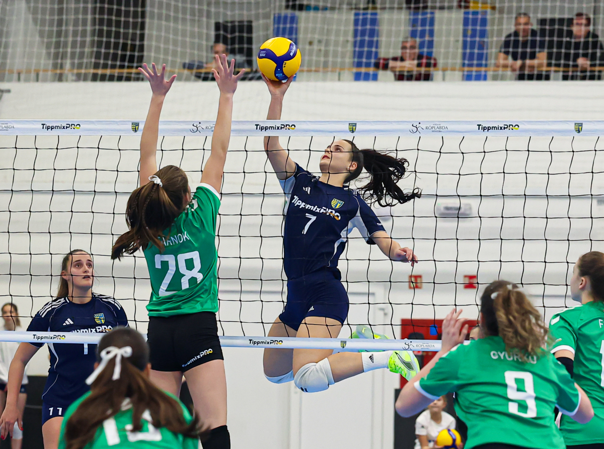 Három kiélezett szettben győzelem Szombathelyen